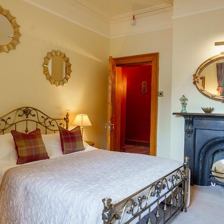 Hotel Harrisons Hall Bed & Breakfast à Mold Extérieur photo