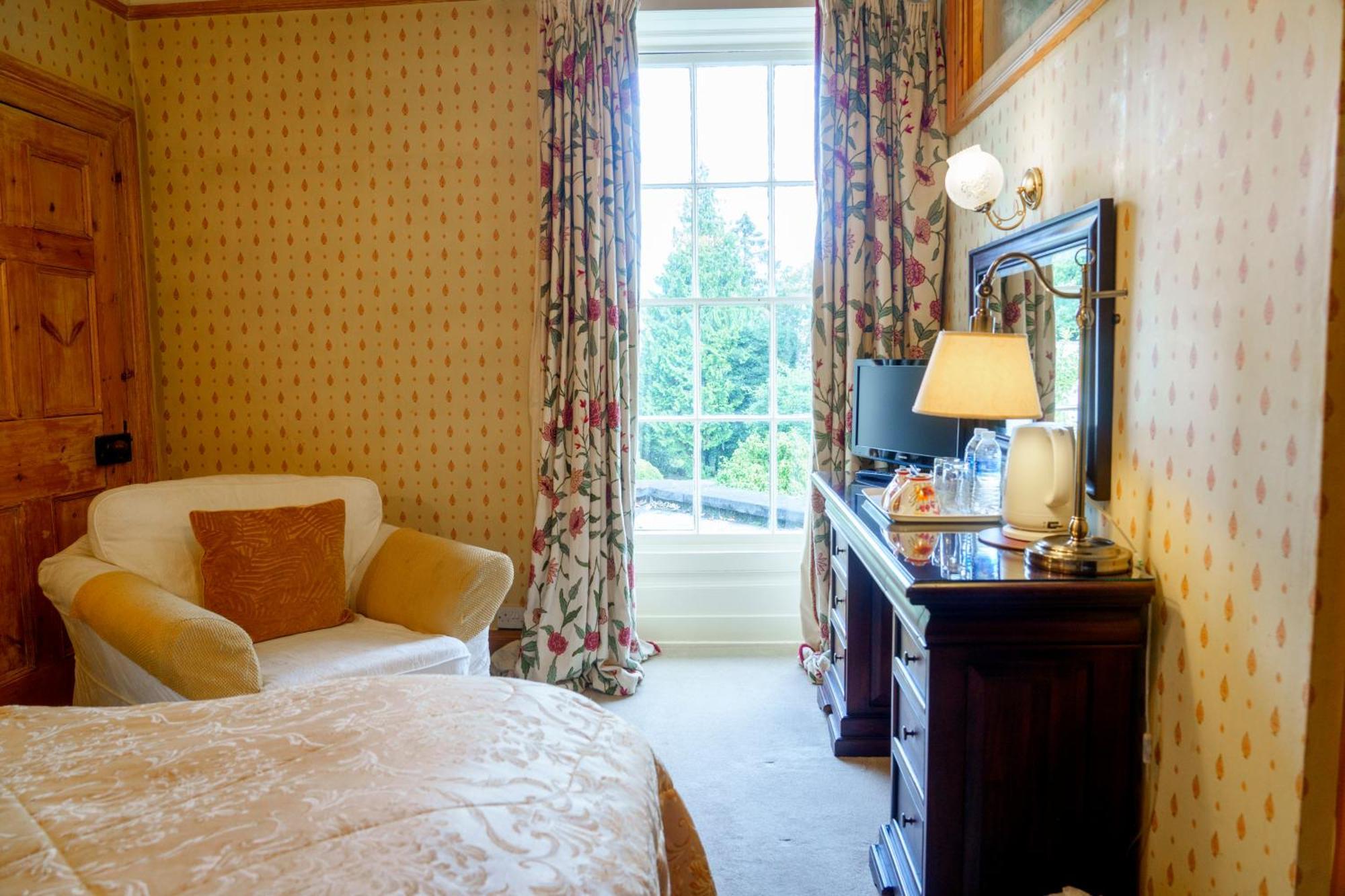 Hotel Harrisons Hall Bed & Breakfast à Mold Extérieur photo