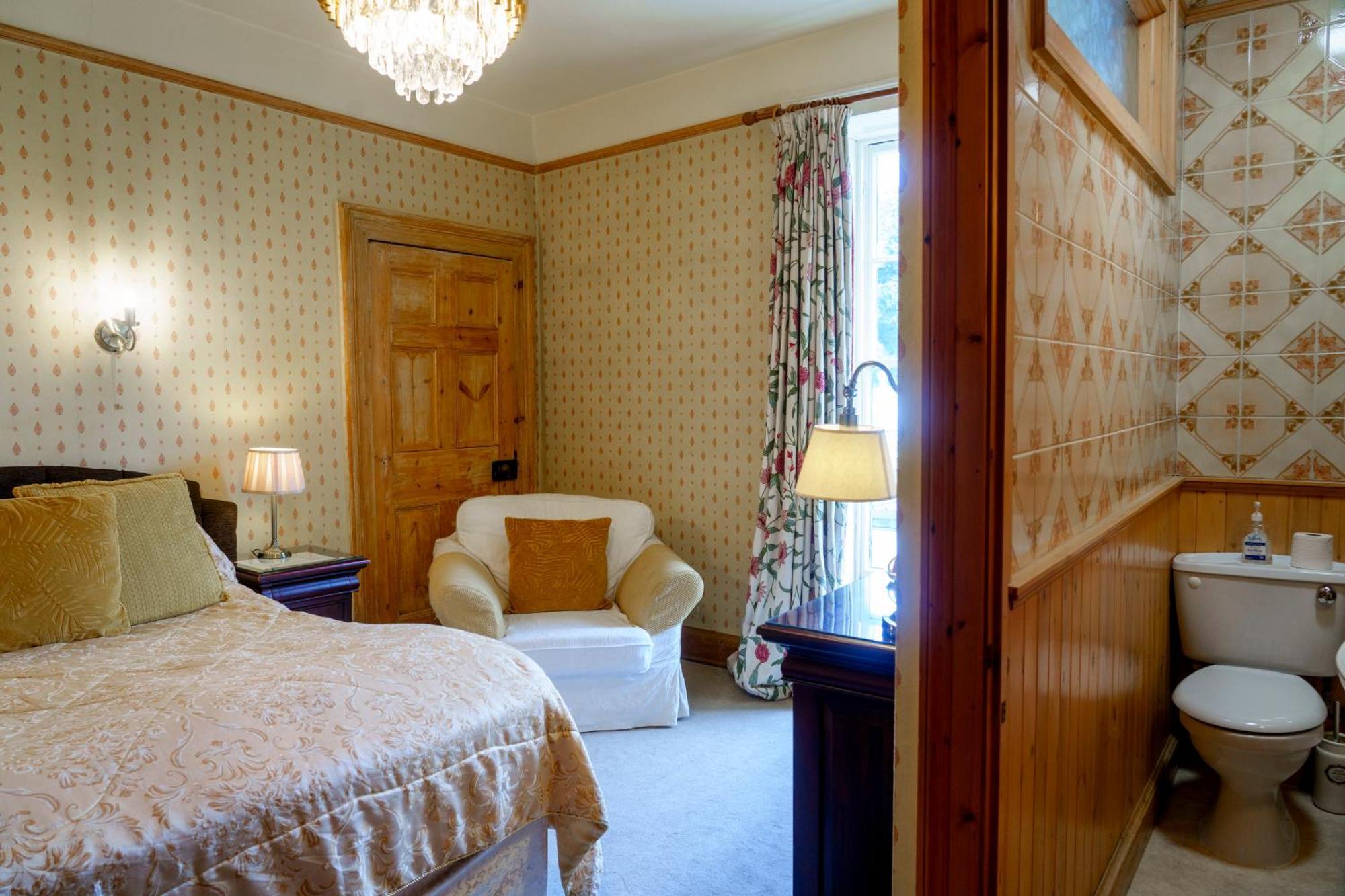 Hotel Harrisons Hall Bed & Breakfast à Mold Extérieur photo