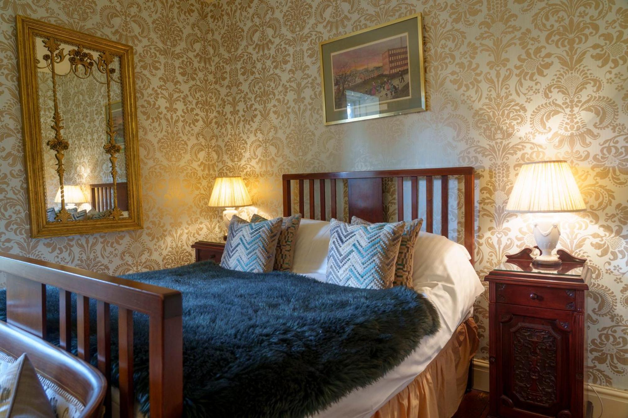 Hotel Harrisons Hall Bed & Breakfast à Mold Extérieur photo