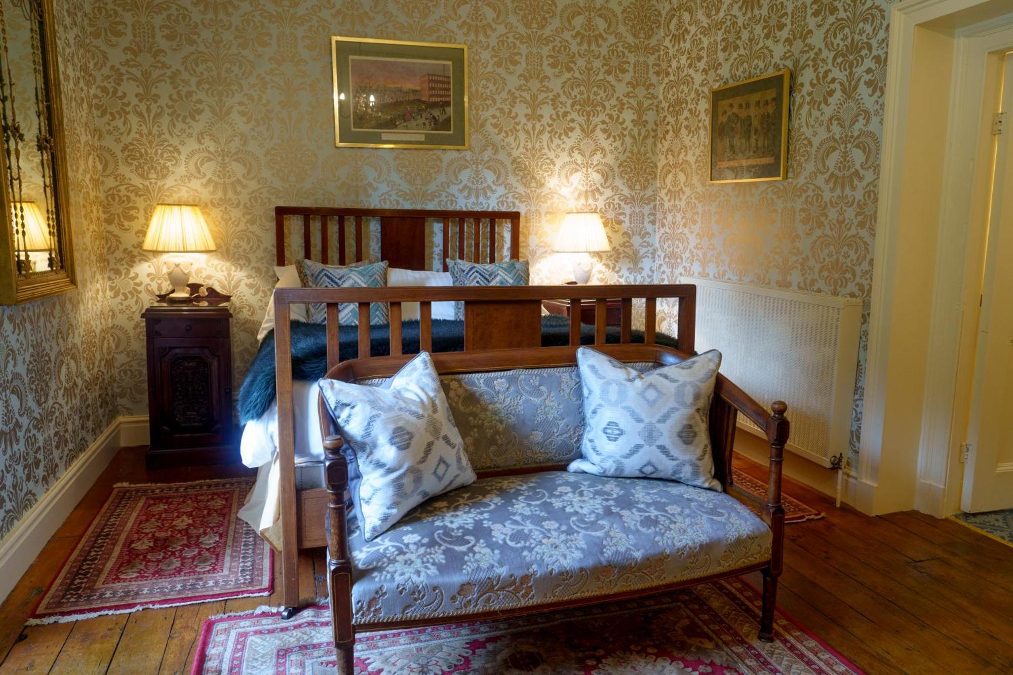 Hotel Harrisons Hall Bed & Breakfast à Mold Extérieur photo